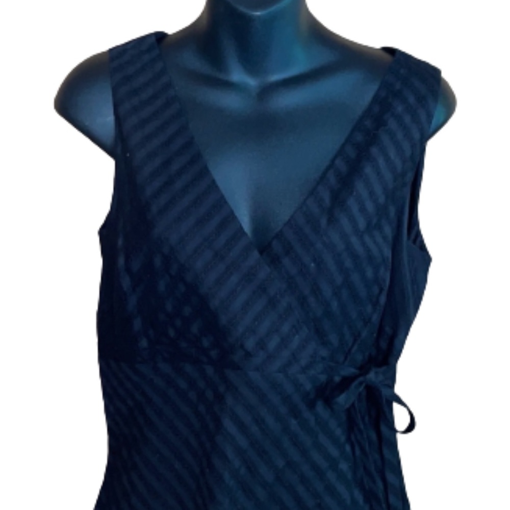 Ann Taylor black sleeveless ribbed a-line wrap dress EUC size 4